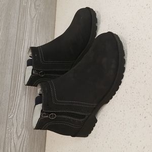 J sport Women's Jenna Ankle Boots